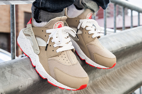 nike huarache homme beige